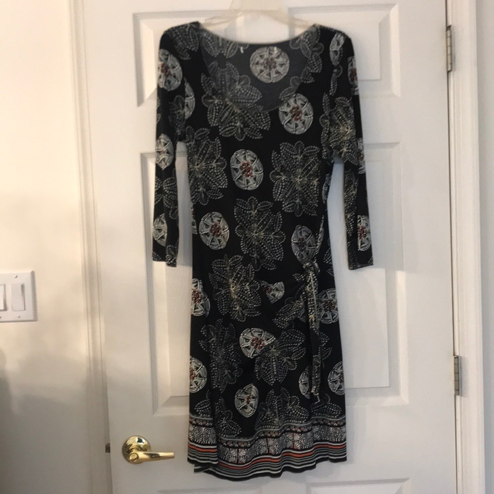 Dress - Picture 1 of 4